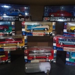 Die cast Collectible Toy Cars (READ)